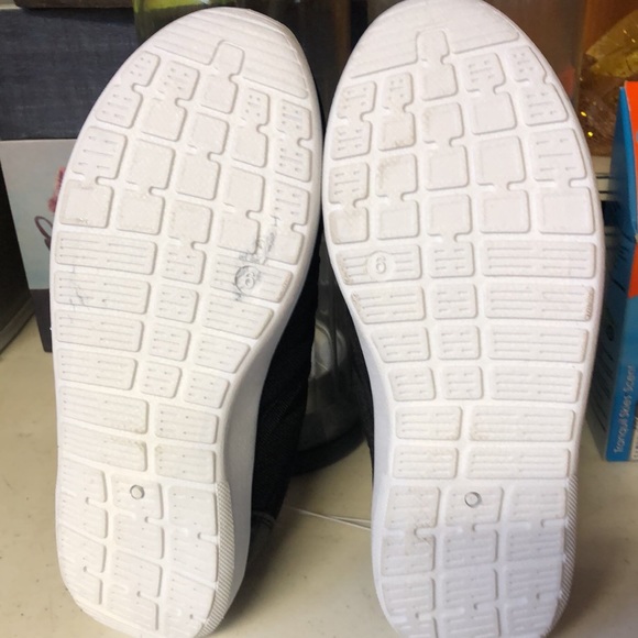 Ladies zone problem slip on black sneakers sz6 new - Picture 6 of 6